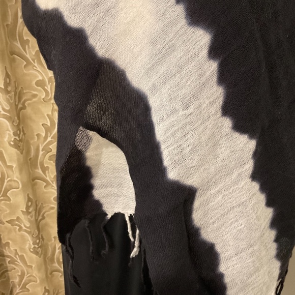 NWT YAYA Brand Scarf - Picture 2 of 4